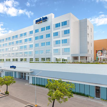 Park Inn By Radisson Bacolod Bagian luar foto