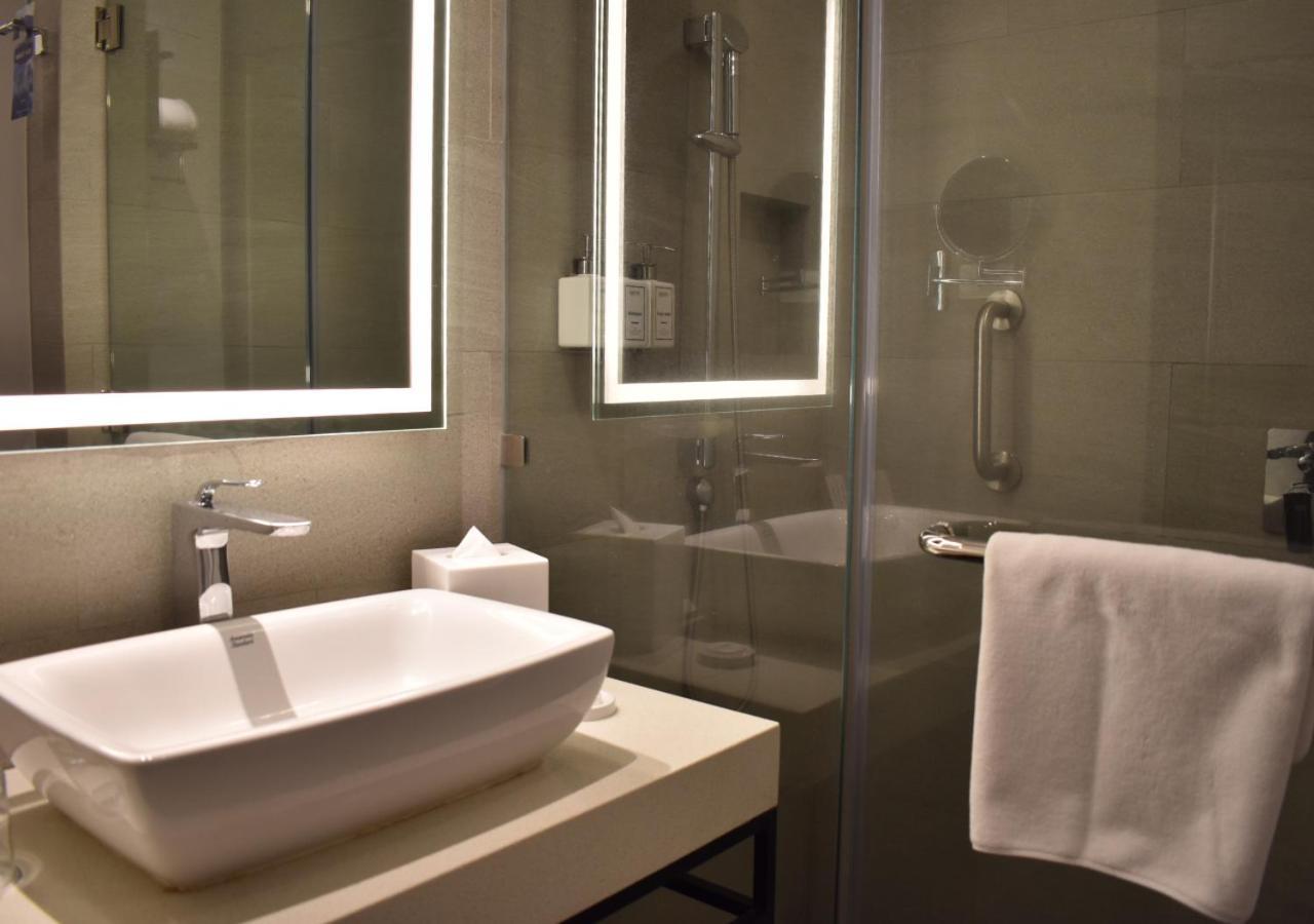 Park Inn By Radisson Bacolod Bagian luar foto