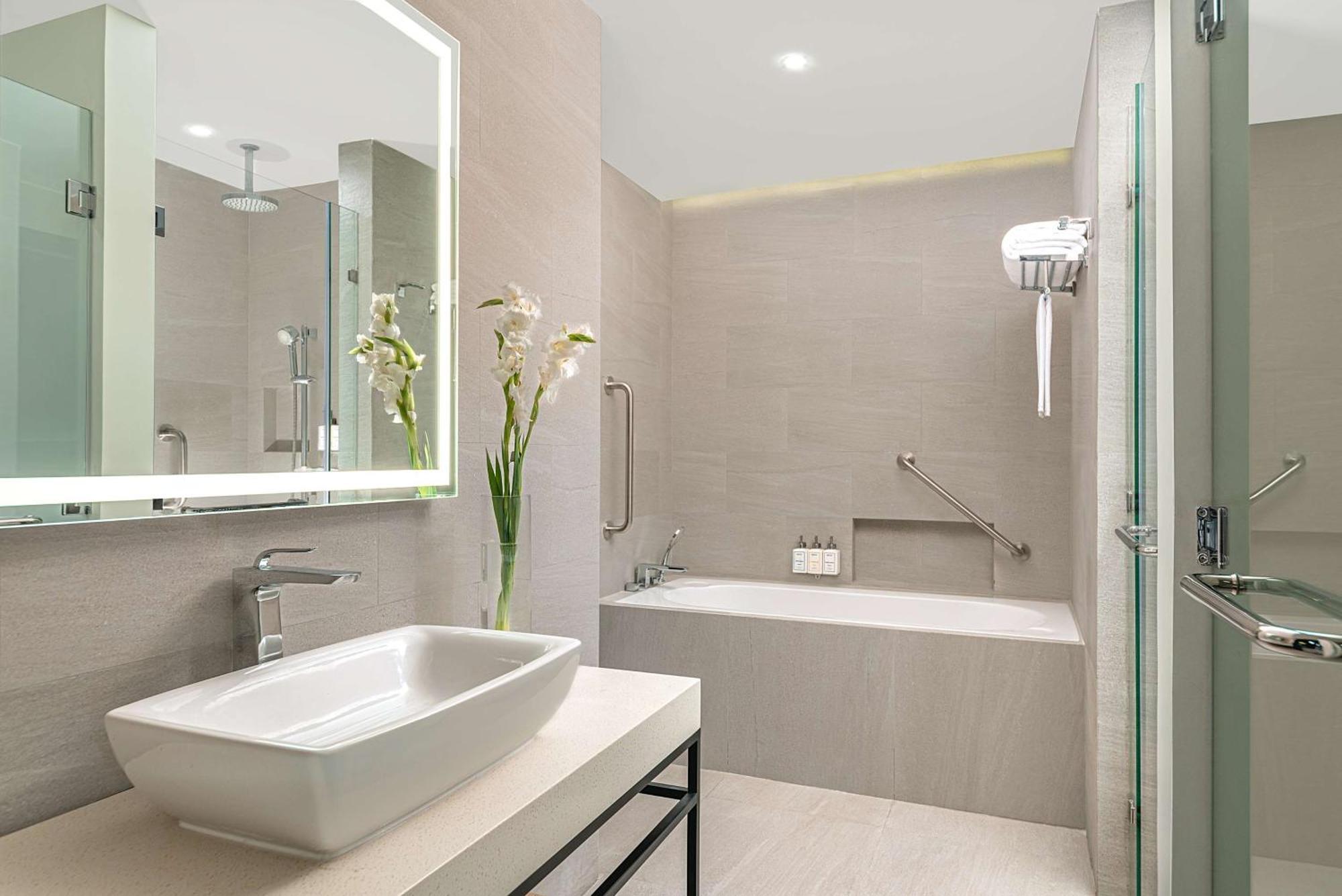 Park Inn By Radisson Bacolod Bagian luar foto