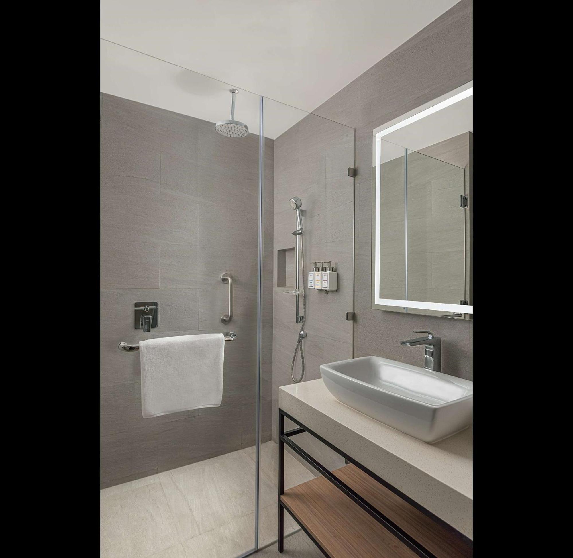 Park Inn By Radisson Bacolod Bagian luar foto